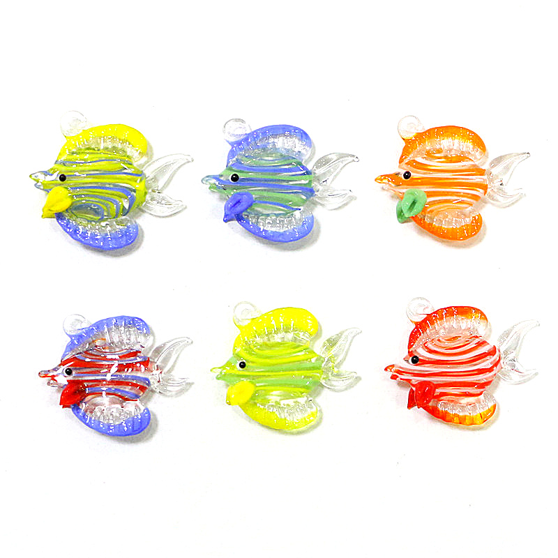 Aquarium Fish Marine - 手作りの熱帯魚ミニチュア彫刻2点セットガラスペンダント水族館装飾かわいい海の動物ミニチュアオブジェファッションDiy女性ジュエリー製作パーツ